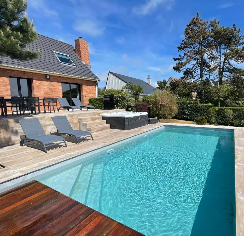 Superbe Maison Avec Piscine Et Jacuzzi Dans Les Dunes 昂布勒特斯 外观 照片